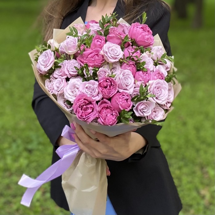 Дуэт кустовых роз Мисти Баблс и Сильвер Шэдоу