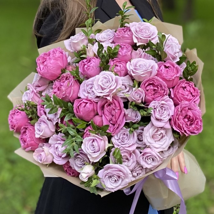 Дуэт кустовых роз Мисти Баблс и Сильвер Шэдоу