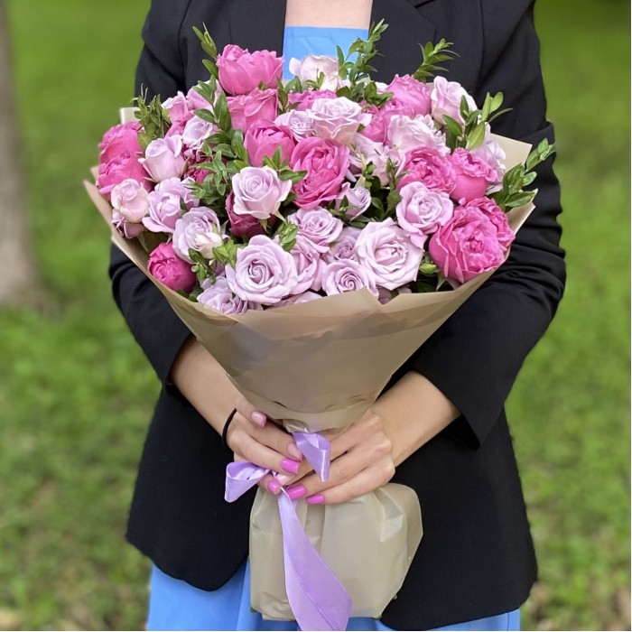 Дуэт кустовых роз Мисти Баблс и Сильвер Шэдоу