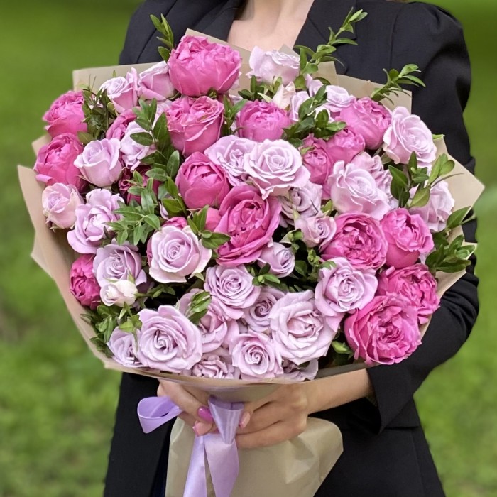 Дуэт кустовых роз Мисти Баблс и Сильвер Шэдоу