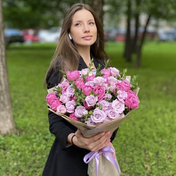 Дуэт кустовых роз Мисти Баблс и Сильвер Шэдоу