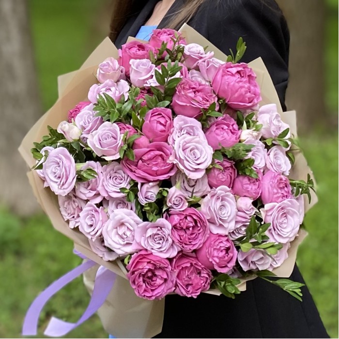 Дуэт кустовых роз Мисти Баблс и Сильвер Шэдоу