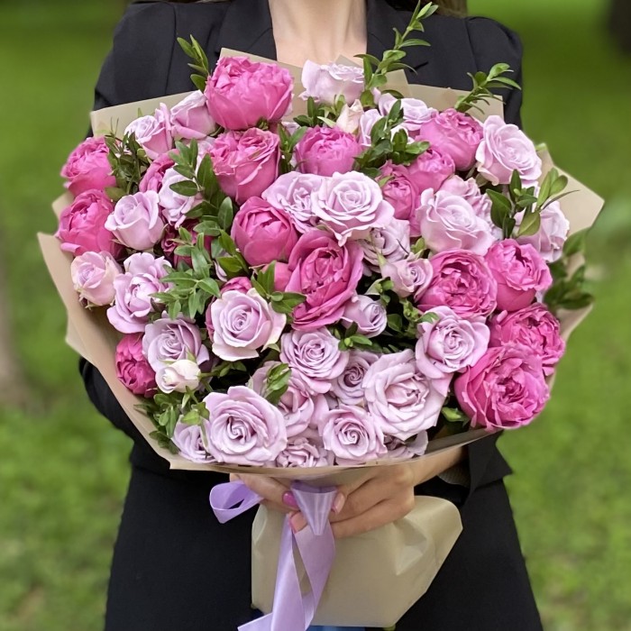 Дуэт кустовых роз Мисти Баблс и Сильвер Шэдоу