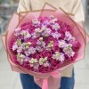 Розовый дуэт роз и маттиол