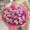 Розовый дуэт роз и маттиол