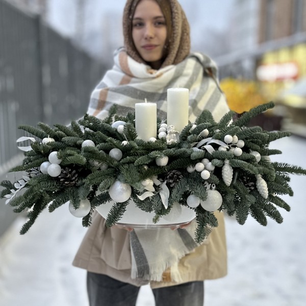 Настольная новогодняя композиция с ангелом