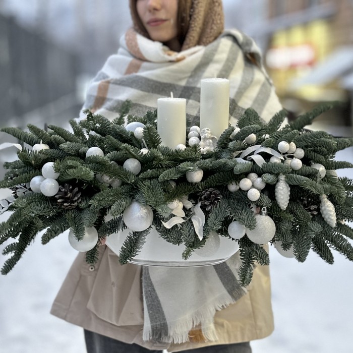 Настольная новогодняя композиция с ангелом