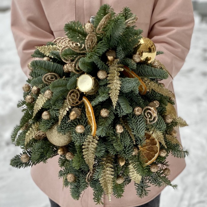 Елка декорированная Золото