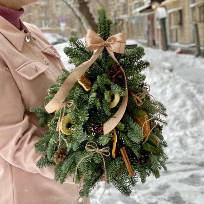 Елка декорированная Кантри