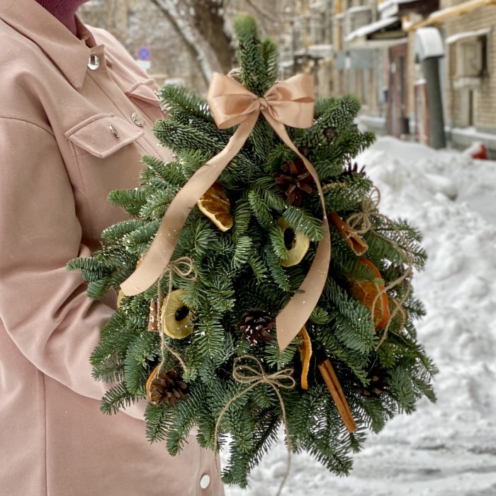 Елка декорированная Кантри