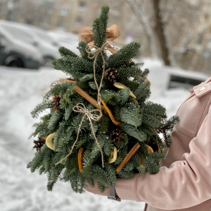 Елка декорированная Кантри