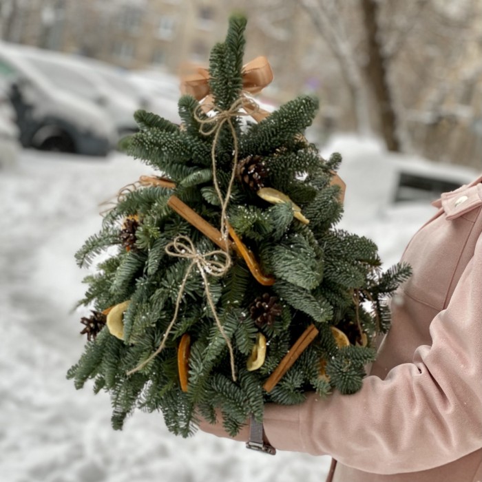 Елка декорированная Кантри