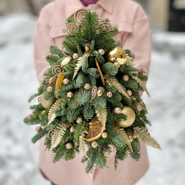 Елка декорированная Золото
