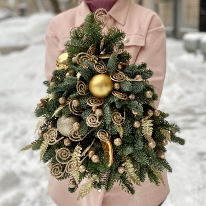Елка декорированная Золото