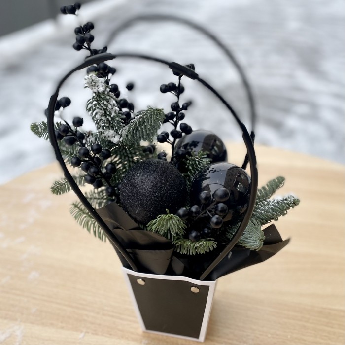 Композиция Зимняя ночь с нобилисом