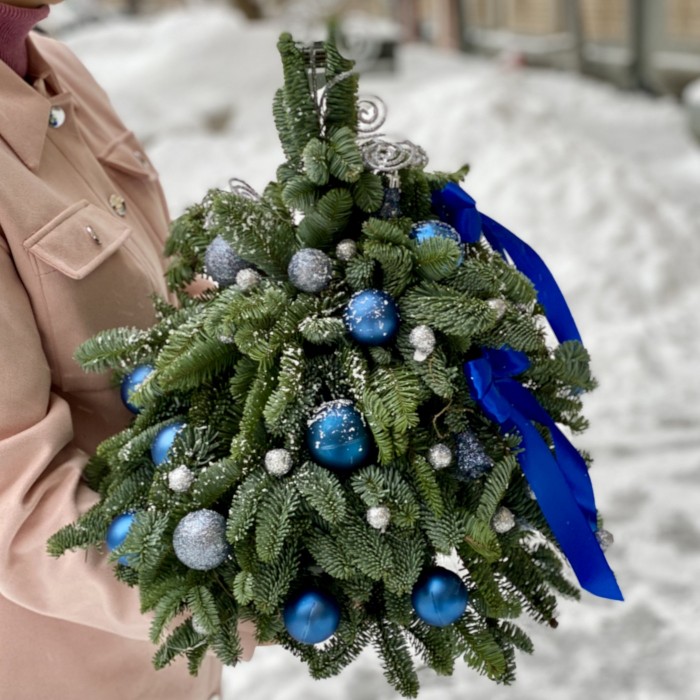 Елка декорированная Синяя