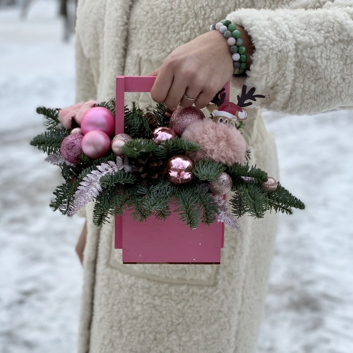 Новогодняя композиция Розовое сияние