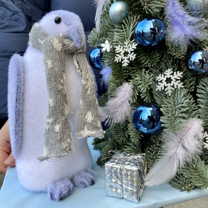 Новогодняя композиция с пингвином