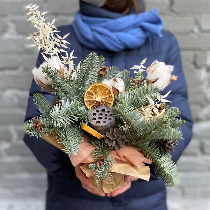 Композиция из натуральных материалов