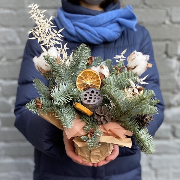 Композиция из натуральных материалов