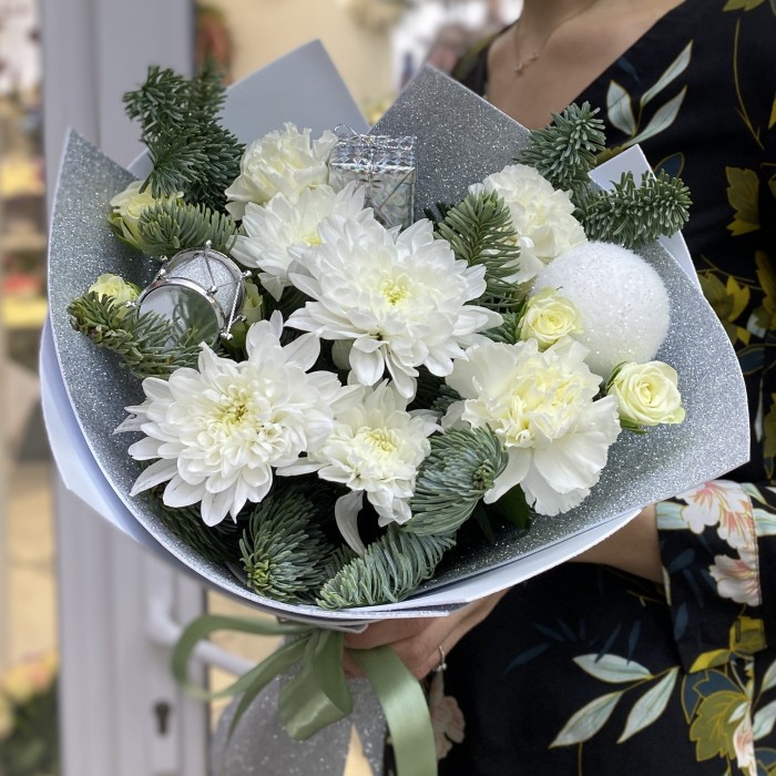 Новогодний букет Серебряное конфетти 