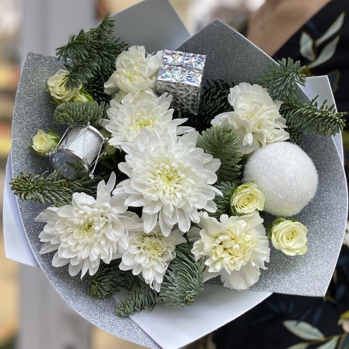 Новогодний букет Серебряное конфетти 