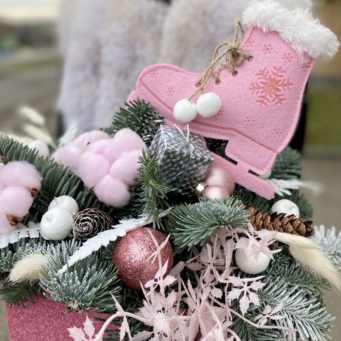 Новогодняя композиция Розовые коньки