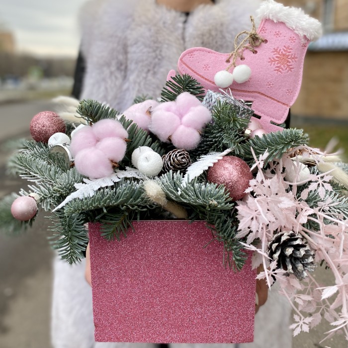 Новогодняя композиция Розовые коньки