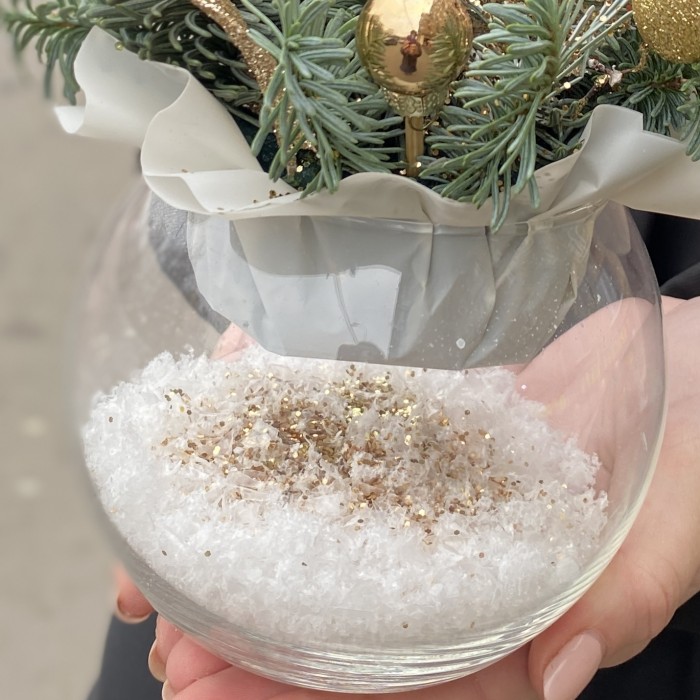 Золотая новогодняя композиция в стекле