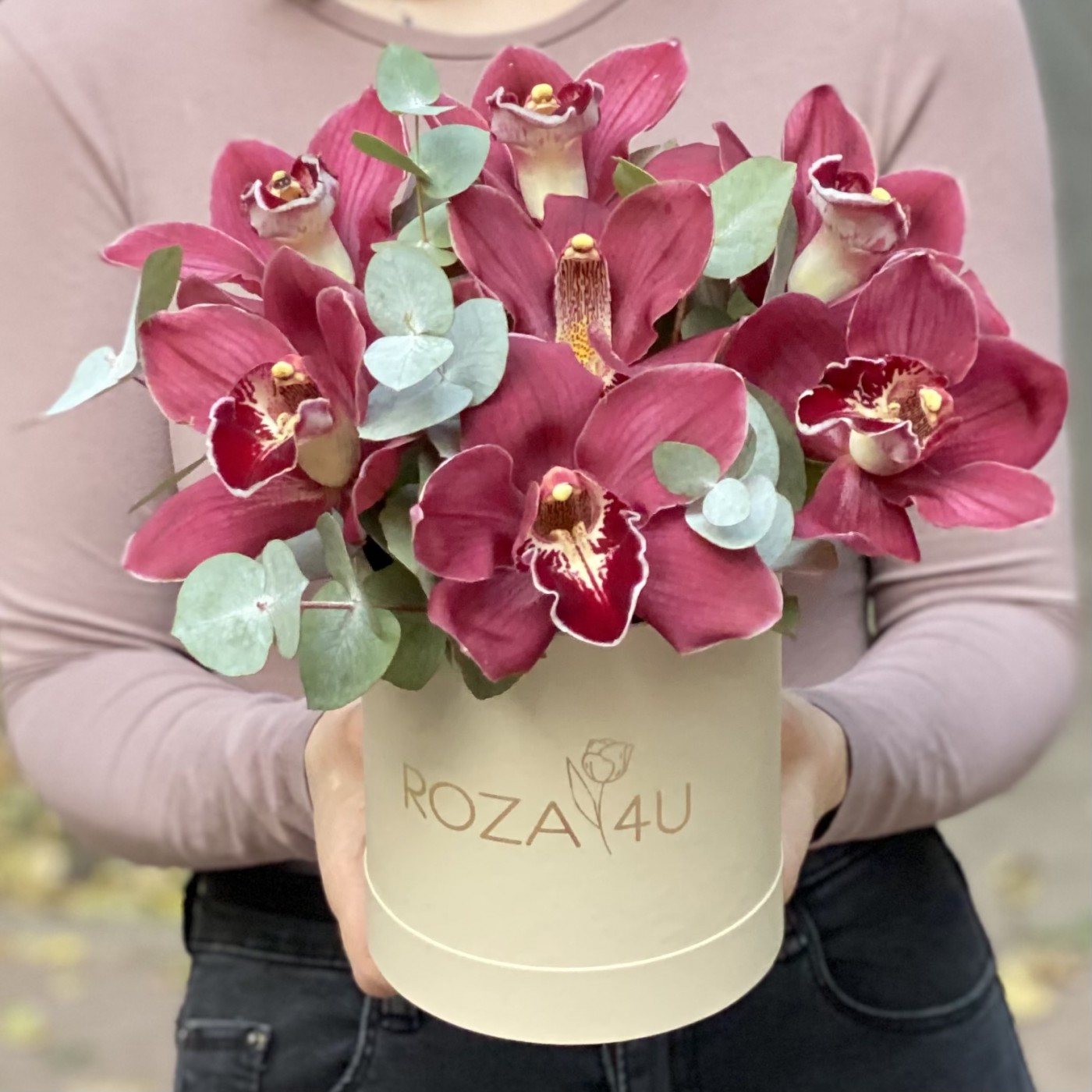 Букет с розовыми орхидеями недорого на День Святого Валентина