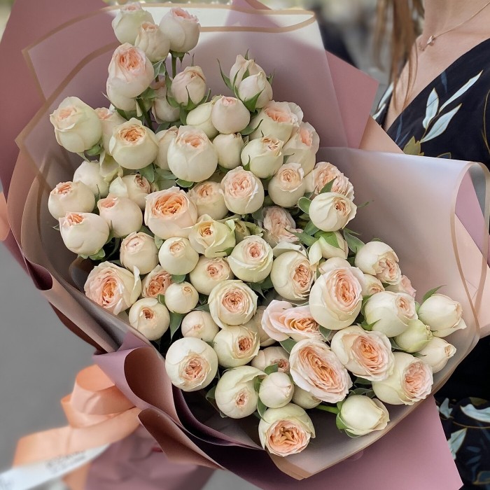 Пионовидные розы Love