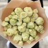 Белый букет пионовидных и кустовых роз