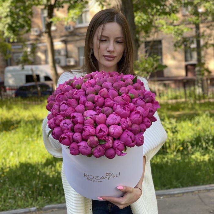 101 малиновый пион в коробке