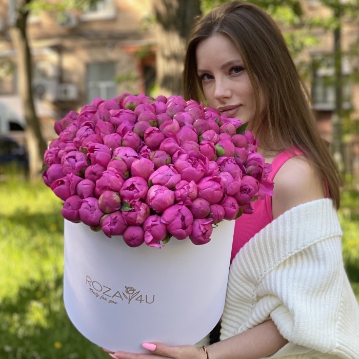 101 малиновый пион в коробке