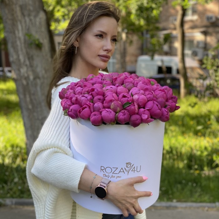 101 малиновый пион в коробке