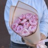 11 нежно-розовых пионов Сара Бернар
