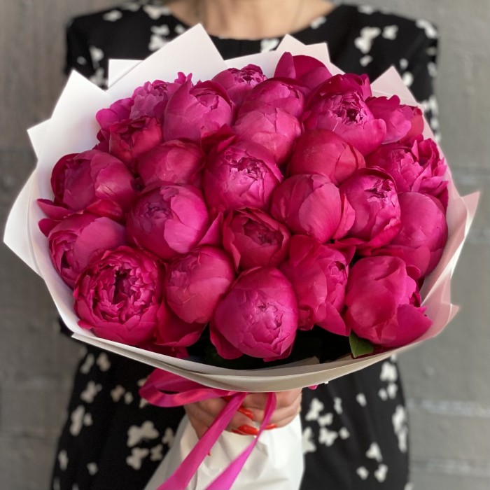 Букет из 25 фиолетовых пионов Канзас