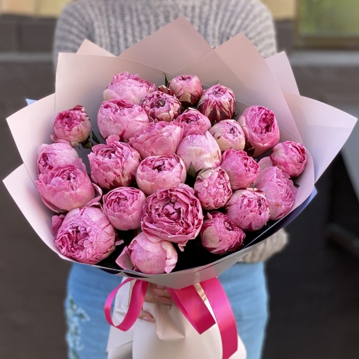 Букет из 25 розовых пионов Александр-Эльза