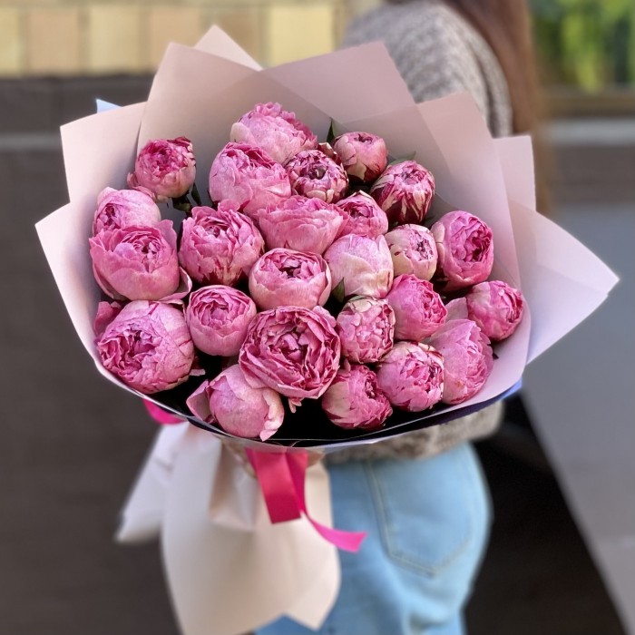 Букет из 25 розовых пионов Александр-Эльза