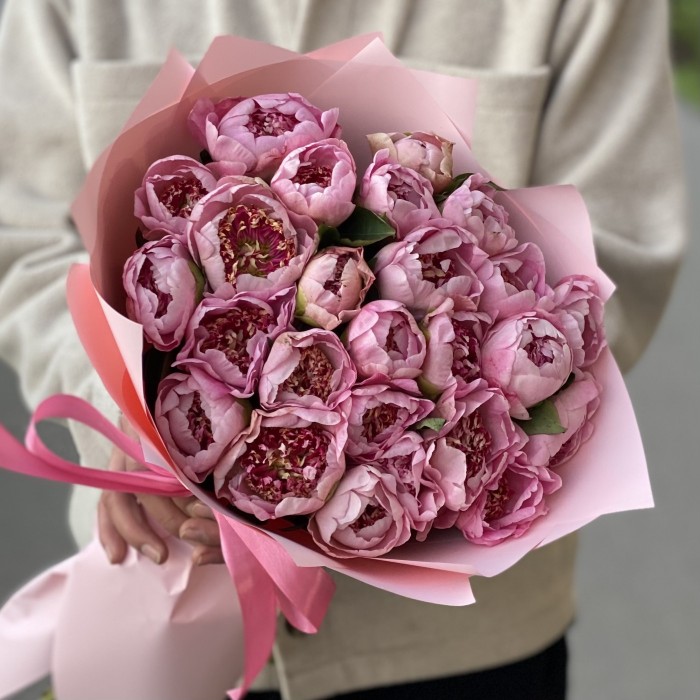 25 светло-розовых мини пионов