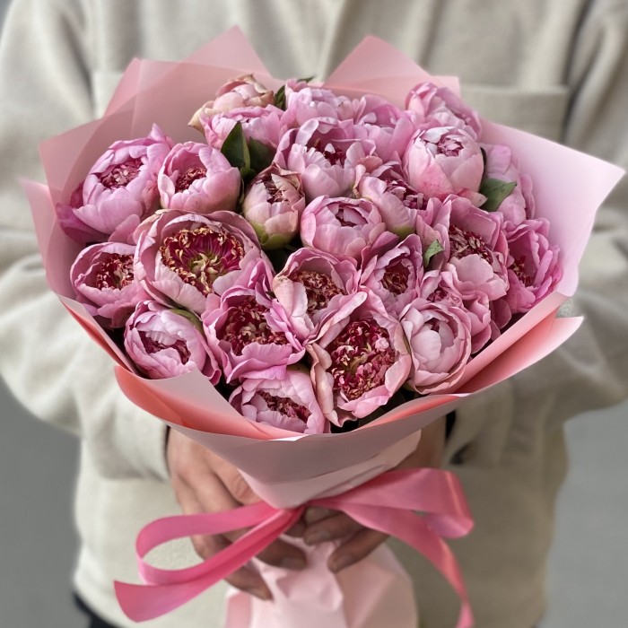 25 светло-розовых мини пионов