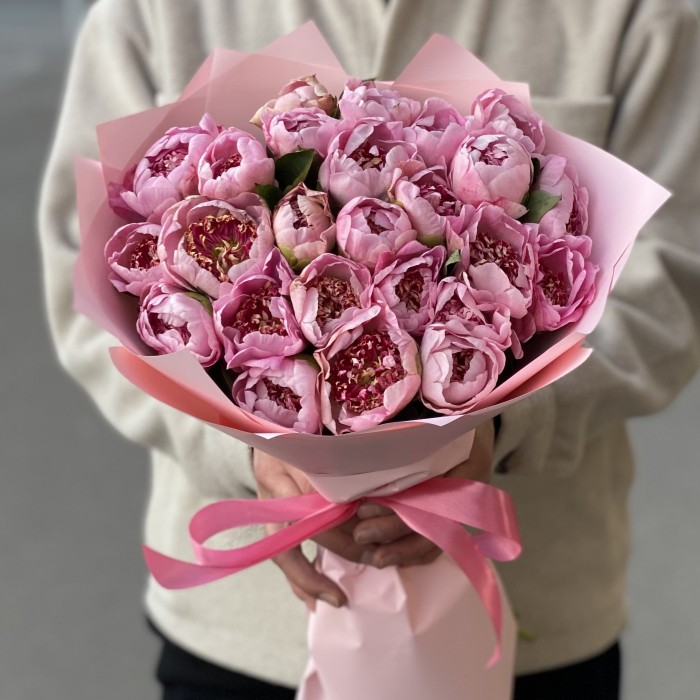 25 светло-розовых мини пионов