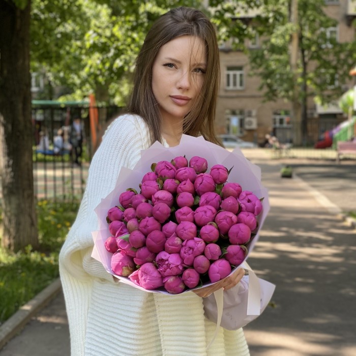 51 малиновый пион