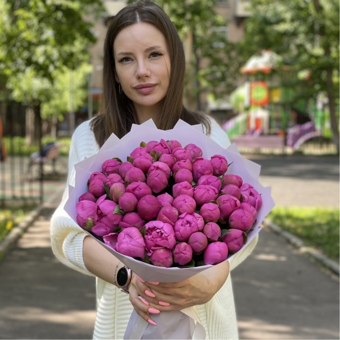 51 малиновый пион