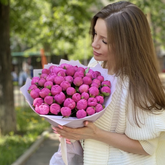 51 малиновый пион