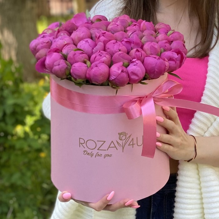 51 малиновый пион Флеминг в коробке