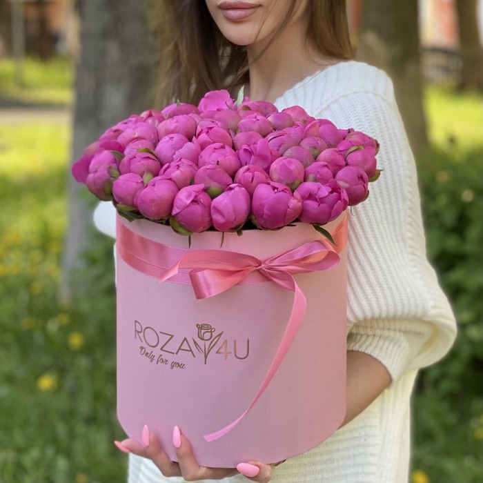 51 малиновый пион Флеминг в коробке