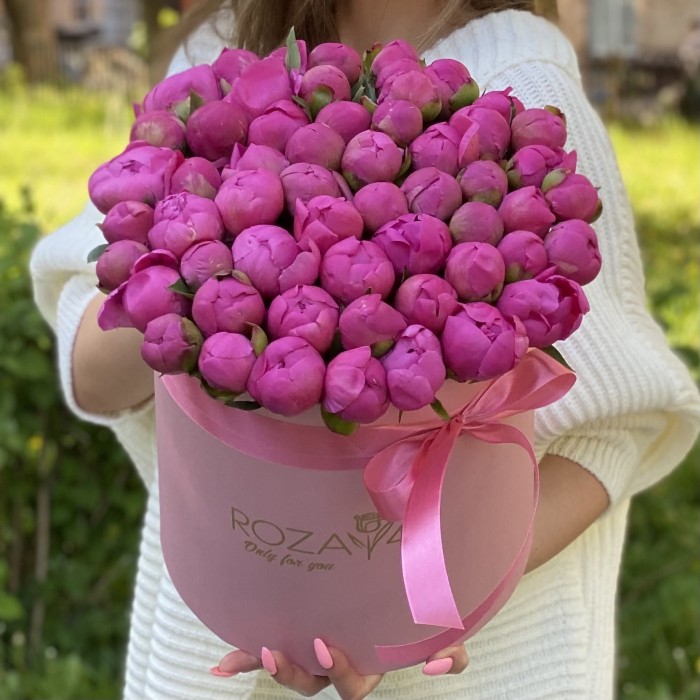 51 малиновый пион Флеминг в коробке