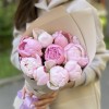 9 нежно-розовых пионов Гардения