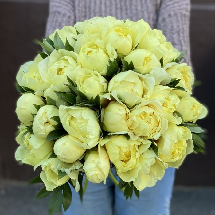 Лимонные пионы